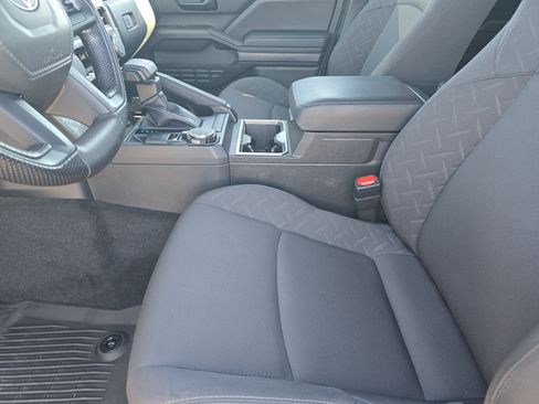 Used 2025 Toyota Tacoma SR5 image 9