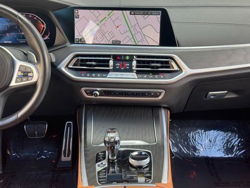 Used 2022 BMW X7 xDrive40i w/ M Sport Package AWD/4WD image 24
