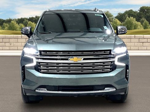 Used 2023 Chevrolet Suburban Premier image 3