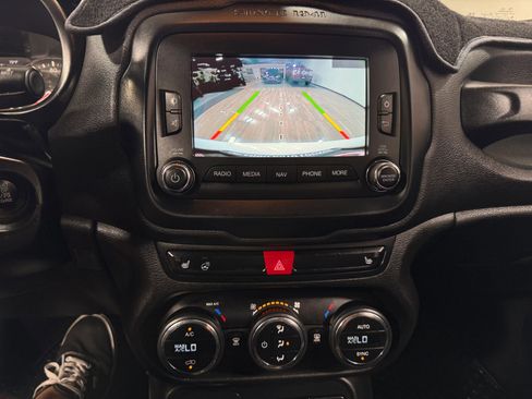 Used 2017 Jeep Renegade Trailhawk image 20