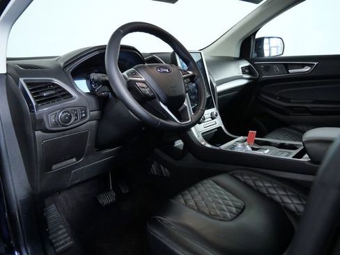 Certified 2023 Ford Edge Titanium w/ Class II Trailer Tow Package image 8