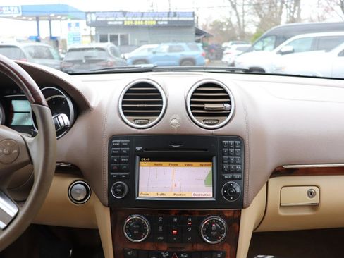 Used 2010 Mercedes-Benz GL 450 4MATIC image 21
