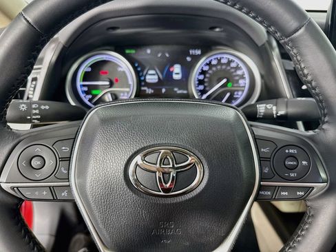 Used 2024 Toyota Camry XLE FWD image 16