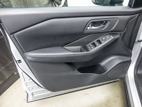 Used 2024 Nissan Rogue SV image 22