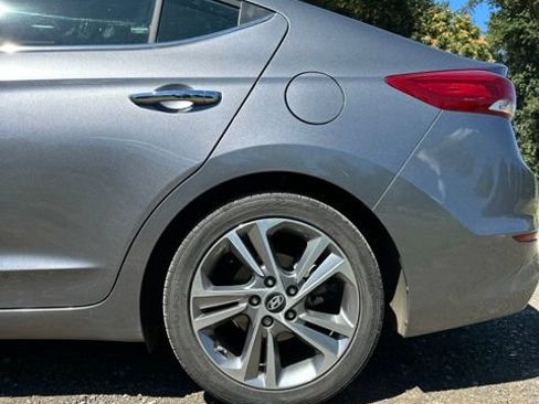 Used 2017 Hyundai Elantra Limited w/ Limited Ultimate Package 05 FWD image 34