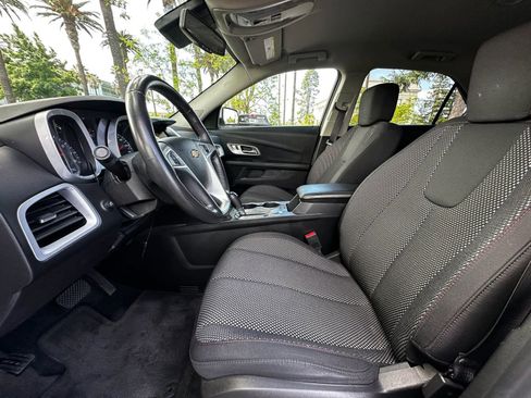 Used 2017 Chevrolet Equinox LT w/ Convenience Package FWD image 6