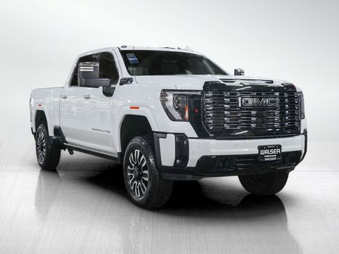 Used 2025 GMC Sierra 3500 Denali Ultimate AWD/4WD image 7