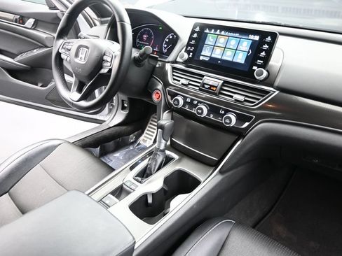 Used 2018 Honda Accord Sport image 28