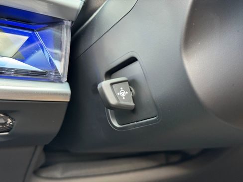 Used 2023 BMW i7 xDrive60 image 20