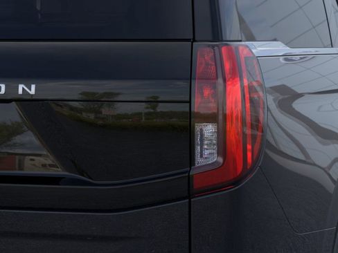 New 2025 Ford Expedition Active image 41