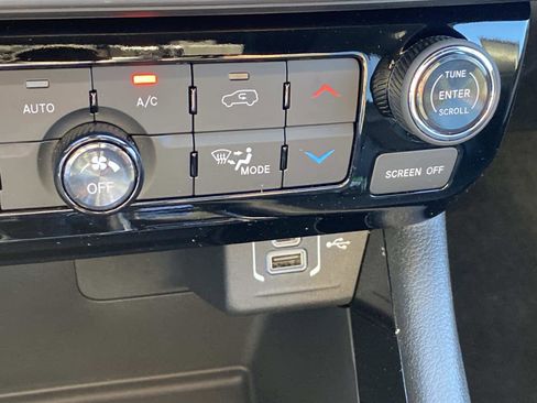 New 2026 Jeep Compass Limited image 9