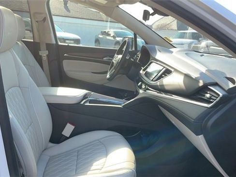 Used 2023 Buick Enclave Avenir w/ Avenir Technology Package image 10
