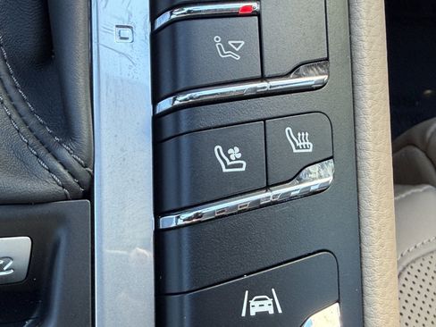 Certified 2020 Porsche Macan image 30