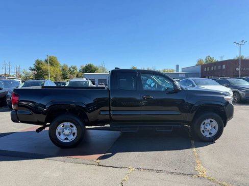 Used 2023 Toyota Tacoma SR image 3