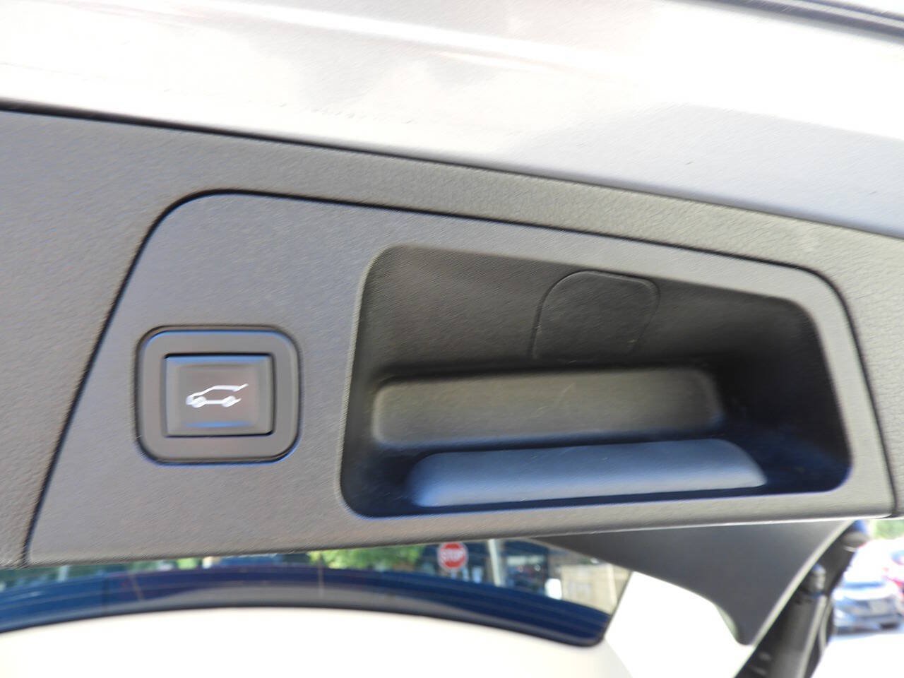 Used 2019 Buick Envision Premium AWD/4WD image 36