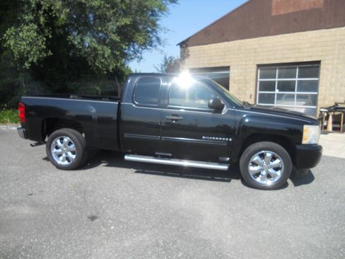 Used 2009 Chevrolet Silverado 1500 LS RWD image 6