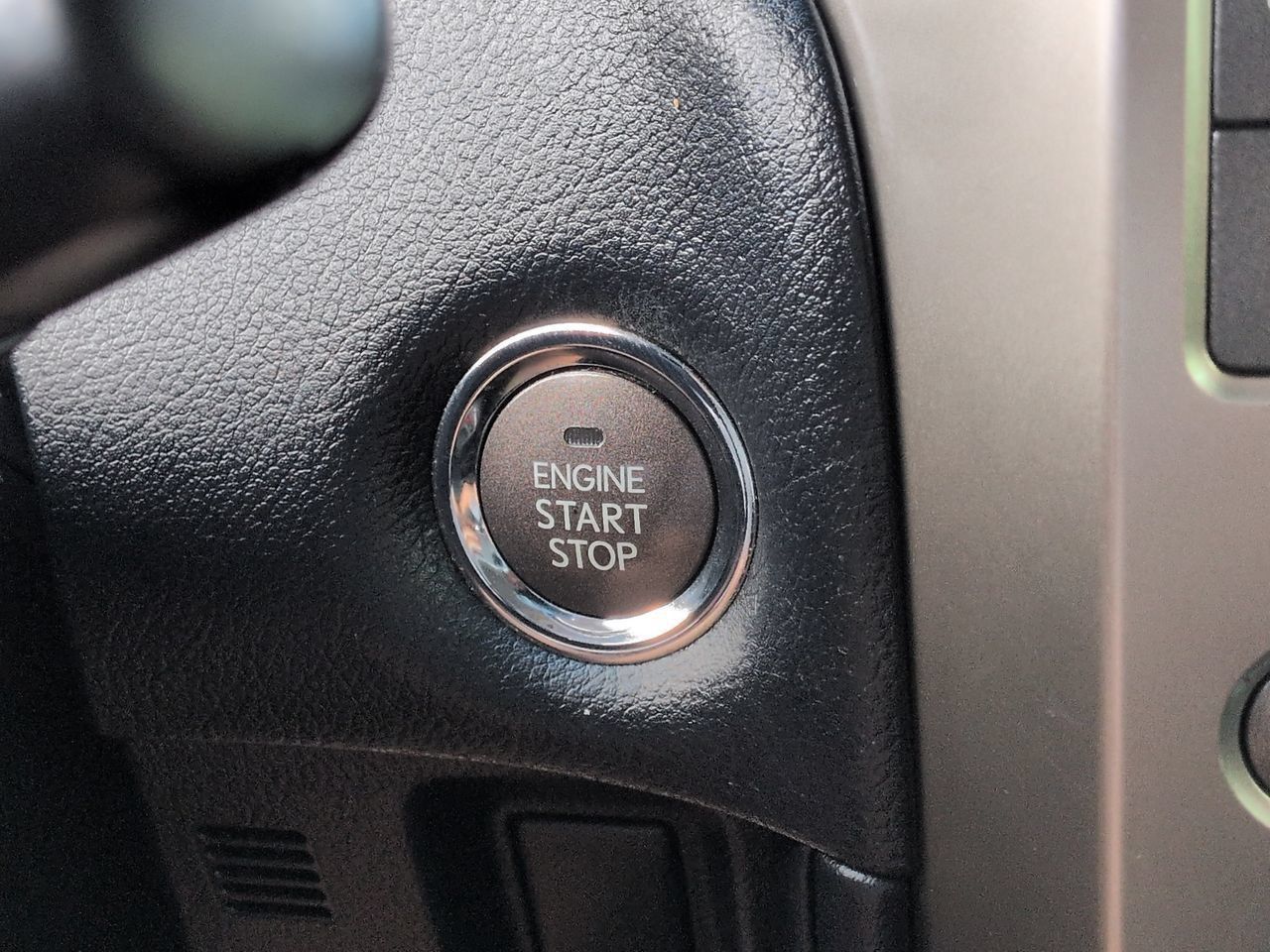 Used 2018 Lexus GX 460 Premium w/ Premium Package AWD/4WD image 28
