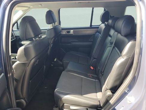 Used 2025 Hyundai Santa Fe SEL FWD image 10