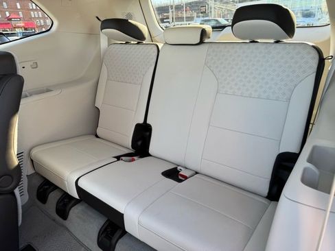 Certified 2024 GMC Acadia Denali w/ Super Cruise Package image 10