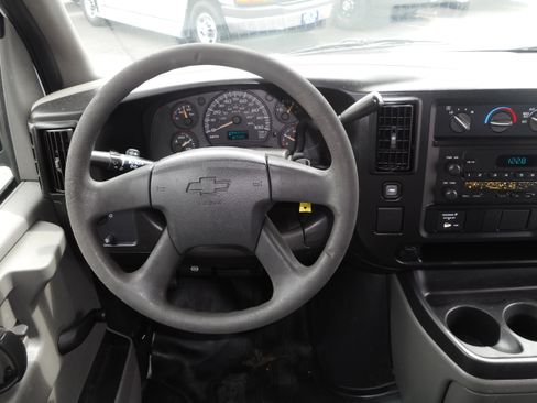 Used 2007 Chevrolet Express 2500 RWD image 25