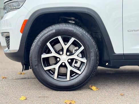 Used 2024 Jeep Grand Cherokee L Limited image 11