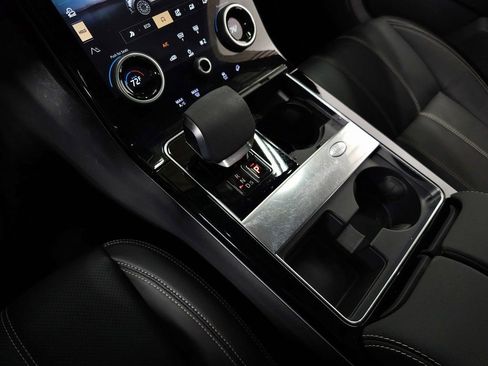 Used 2023 Land Rover Range Rover Velar R-Dynamic S image 32