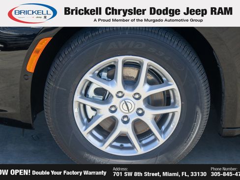 New 2025 Chrysler Pacifica Select image 40