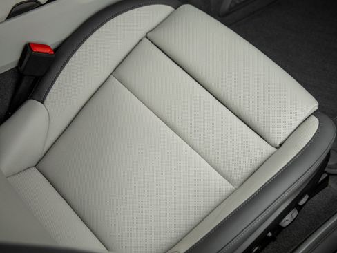 Certified 2026 Porsche 911 Carrera GTS RWD image 38