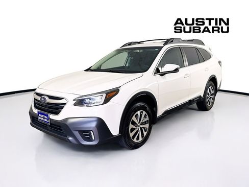 Used 2022 Subaru Outback Premium image 3