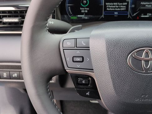 Used 2025 Toyota Camry XSE FWD image 19
