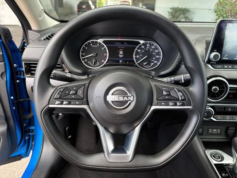 Used 2025 Nissan Sentra SV FWD image 27