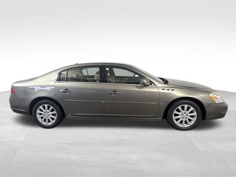 Used 2010 Buick Lucerne CXL w/ Driver Confidence Package FWD image 11