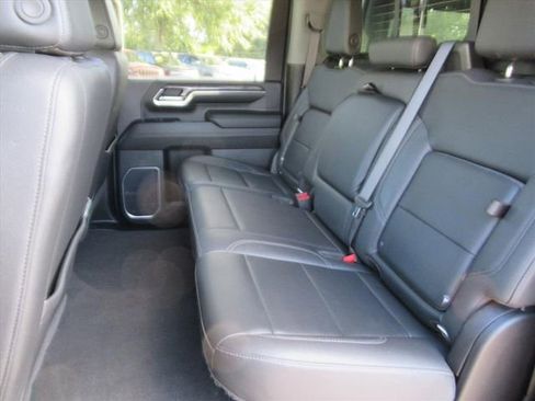 Used 2024 Chevrolet Silverado 2500 LTZ w/ LTZ Convenience Package image 31