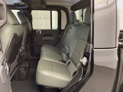 New 2026 Jeep Gladiator Mojave image 16