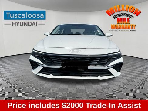 Used 2024 Hyundai Elantra Limited FWD image 9
