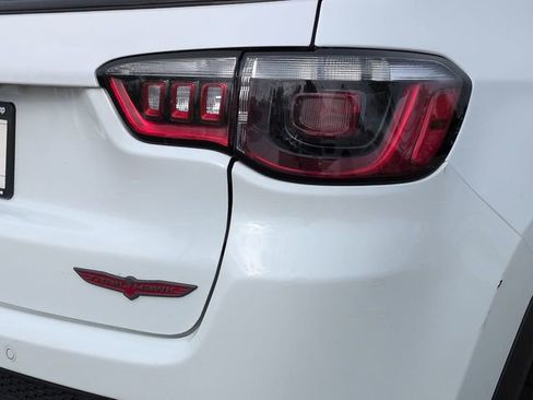 Certified 2025 Jeep Compass Trailhawk AWD/4WD image 14