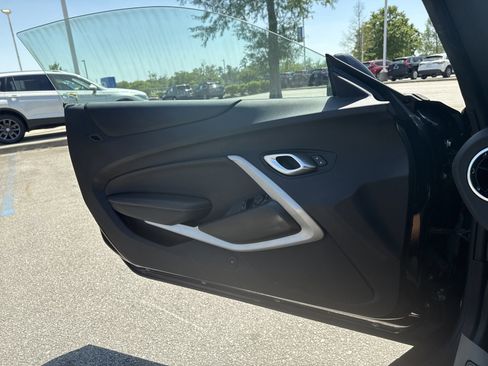 Used 2022 Chevrolet Camaro LT image 14