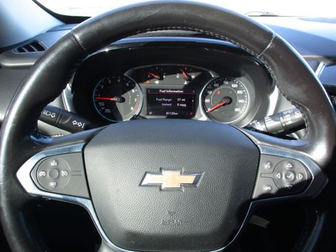 Used 2021 Chevrolet Traverse LT image 19