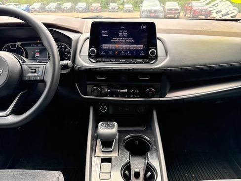 Certified 2023 Nissan Rogue SV FWD image 18
