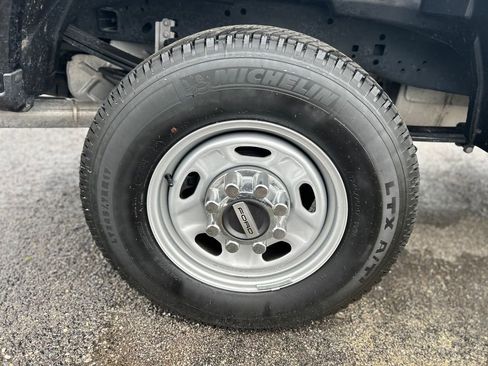 Used 2024 Ford F250 XL w/ FX4 Off-Road Package AWD/4WD image 32