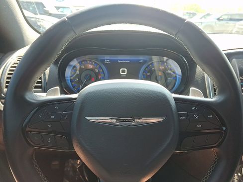 Used 2017 Chrysler 300 S AWD/4WD image 19