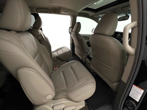 Used 2016 Toyota Sienna XLE w/ Protection Package FWD image 14