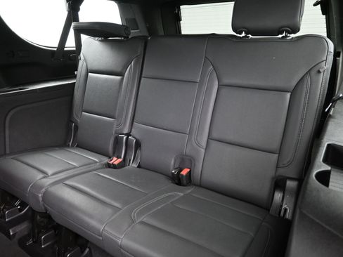 Used 2022 Chevrolet Suburban Z71 image 23