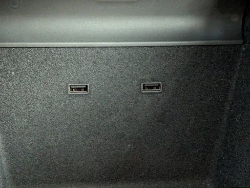 Used 2018 Tesla Model 3 Long Range image 24