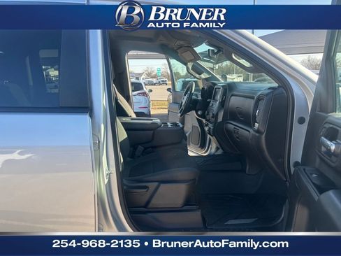 Used 2022 Chevrolet Silverado 2500 Custom w/ Custom Value Package image 16