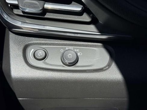 Used 2024 Buick Envista Preferred w/ Convenience I Package FWD image 18