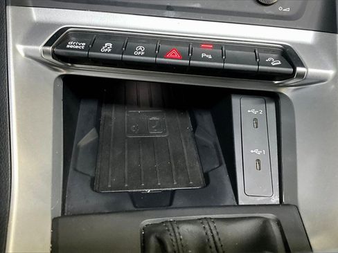 Certified 2024 Audi Q3 2.0T Premium w/ Convenience Package image 17