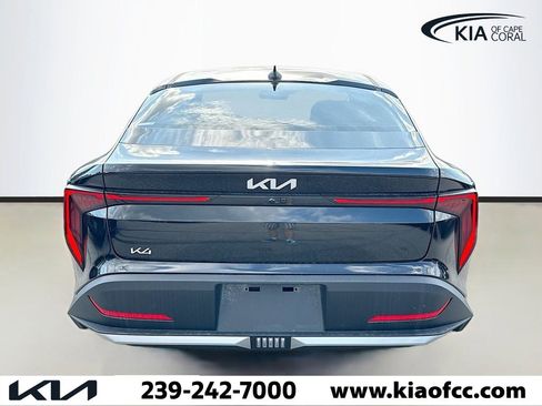 New 2025 Kia K4 LXS image 4