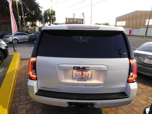 Used 2017 GMC Yukon XL SLT image 5