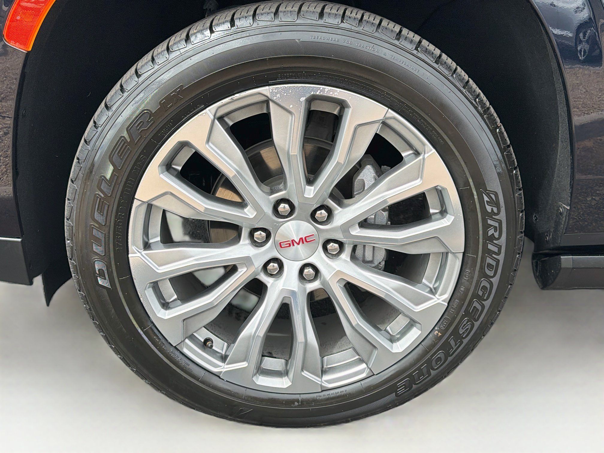 Used 2022 GMC Yukon Denali w/ Denali Premium Package RWD image 34